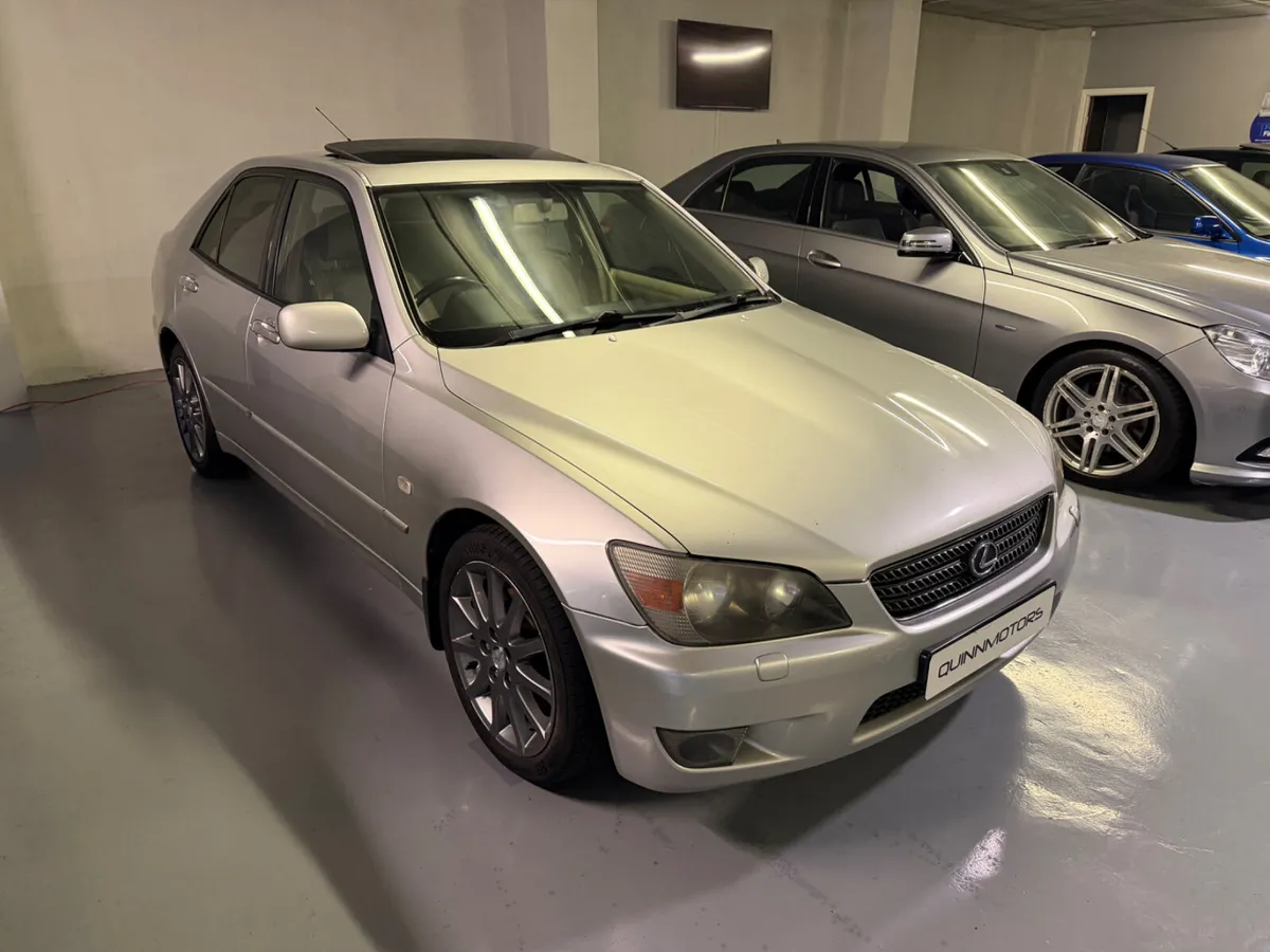 2005 LEXUS IS200 SPORT - Image 3