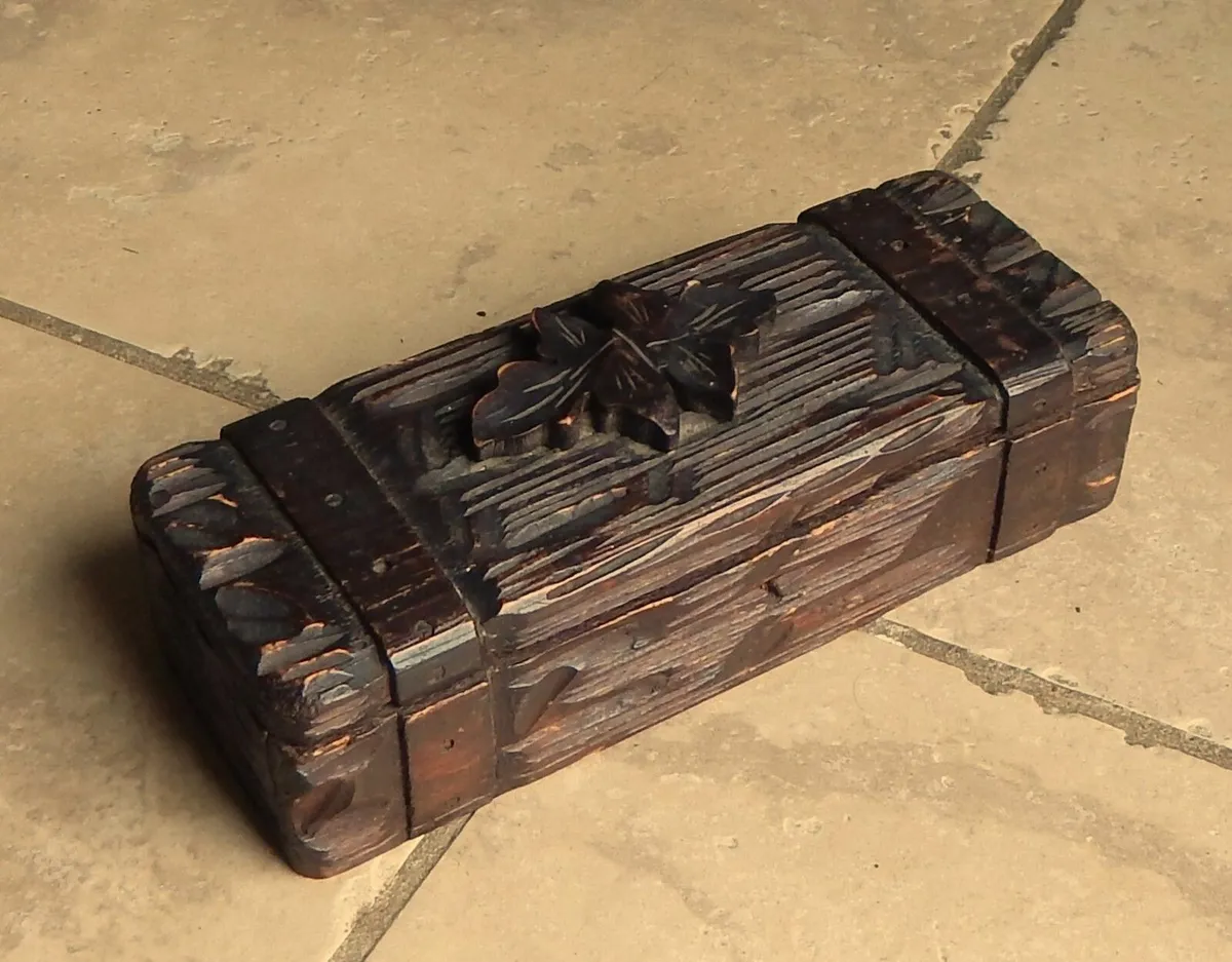 Vintage Carved Tramp Art Trinket Box - Image 1