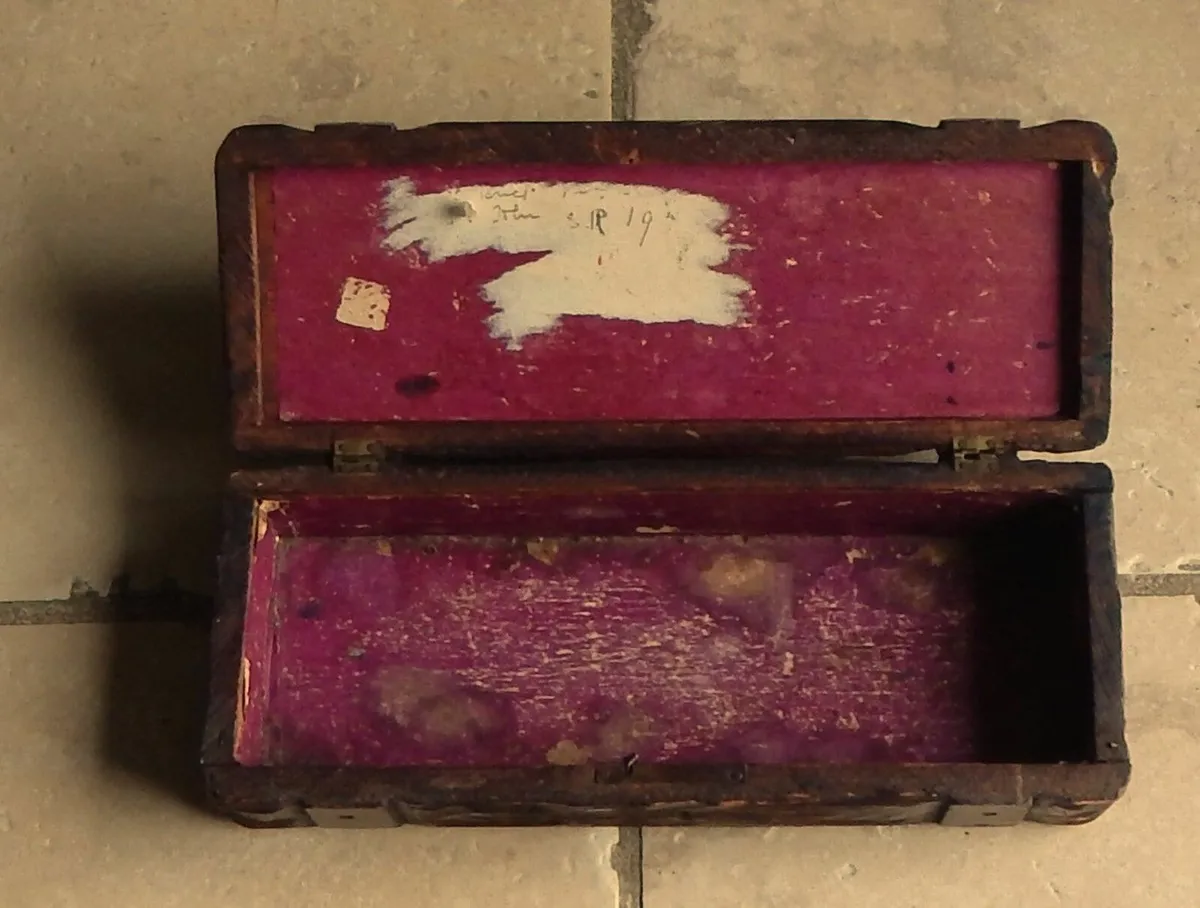 Vintage Carved Tramp Art Trinket Box - Image 4