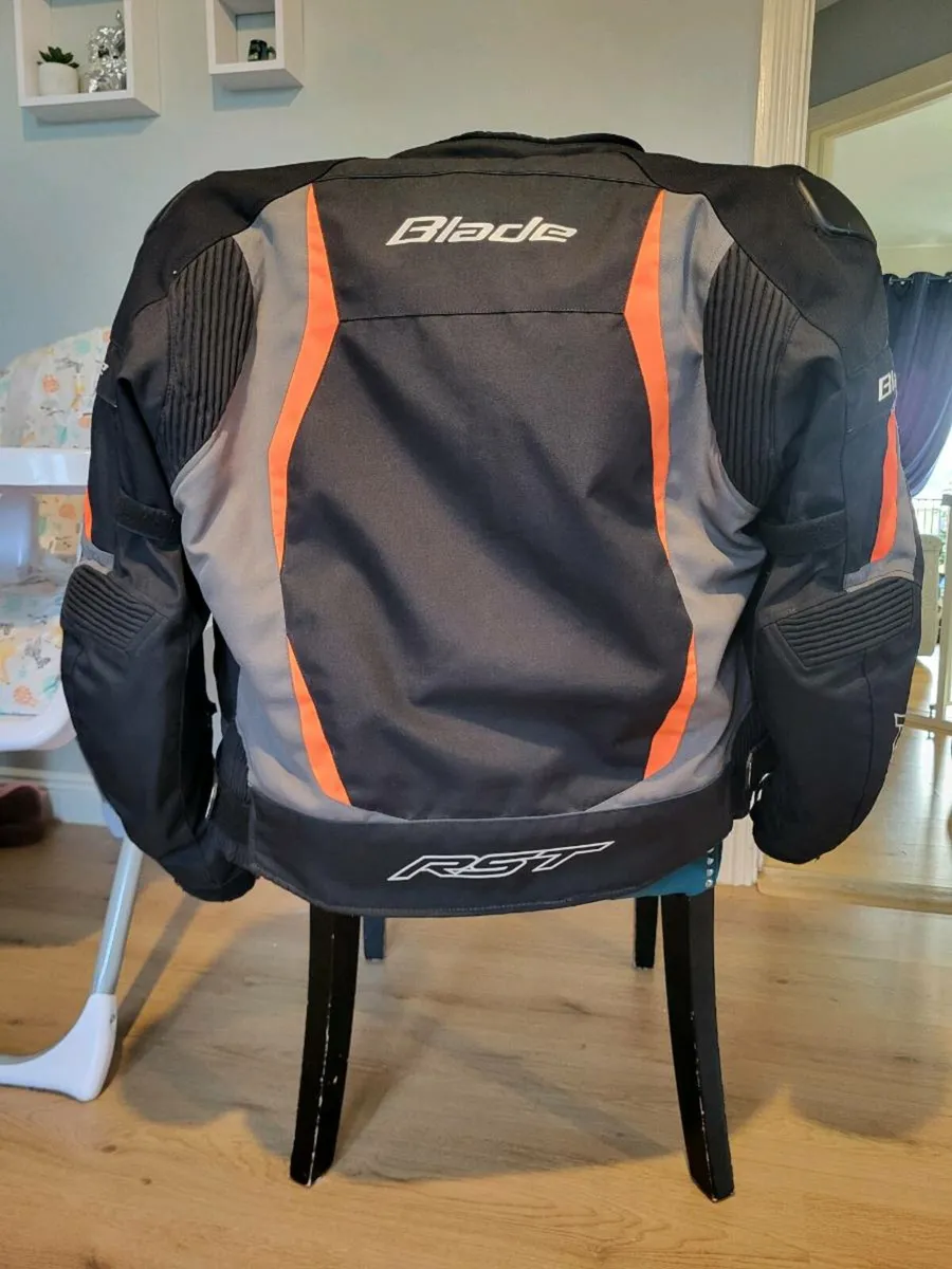 RST 2 piece suit - Image 1