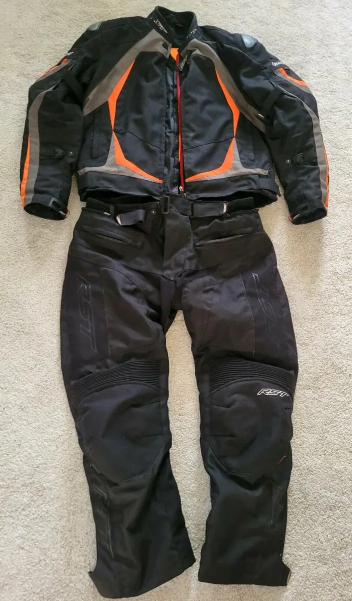 RST 2 piece suit - Image 3
