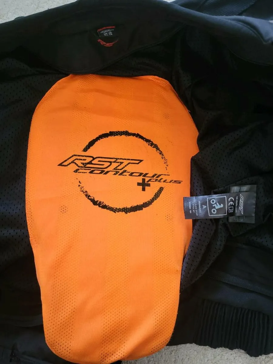 RST 2 piece suit - Image 4