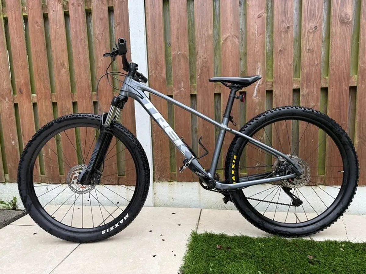 Trek Marlin 7 Gen 3 S 27.5 Galactic Grey - Image 1
