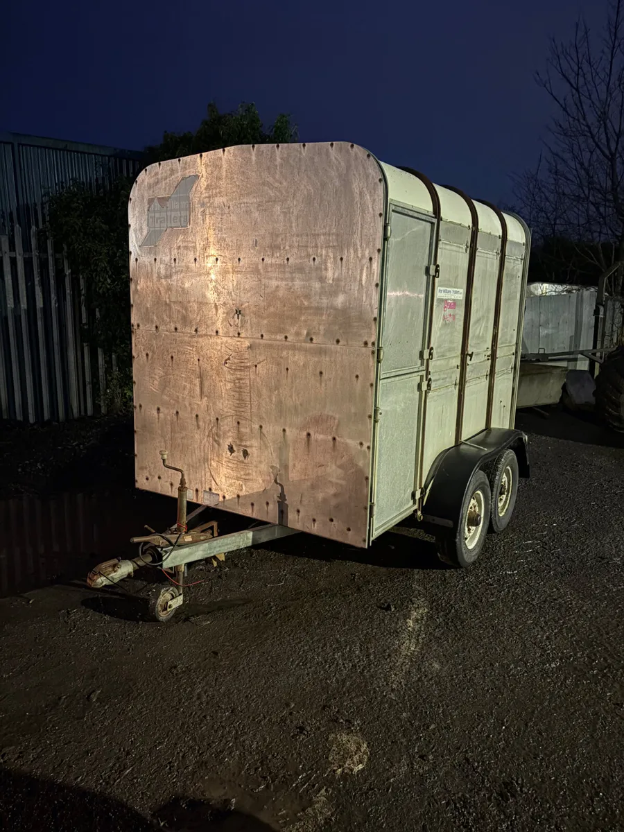 Ifor Williams 8ft cattle trailer - Image 1