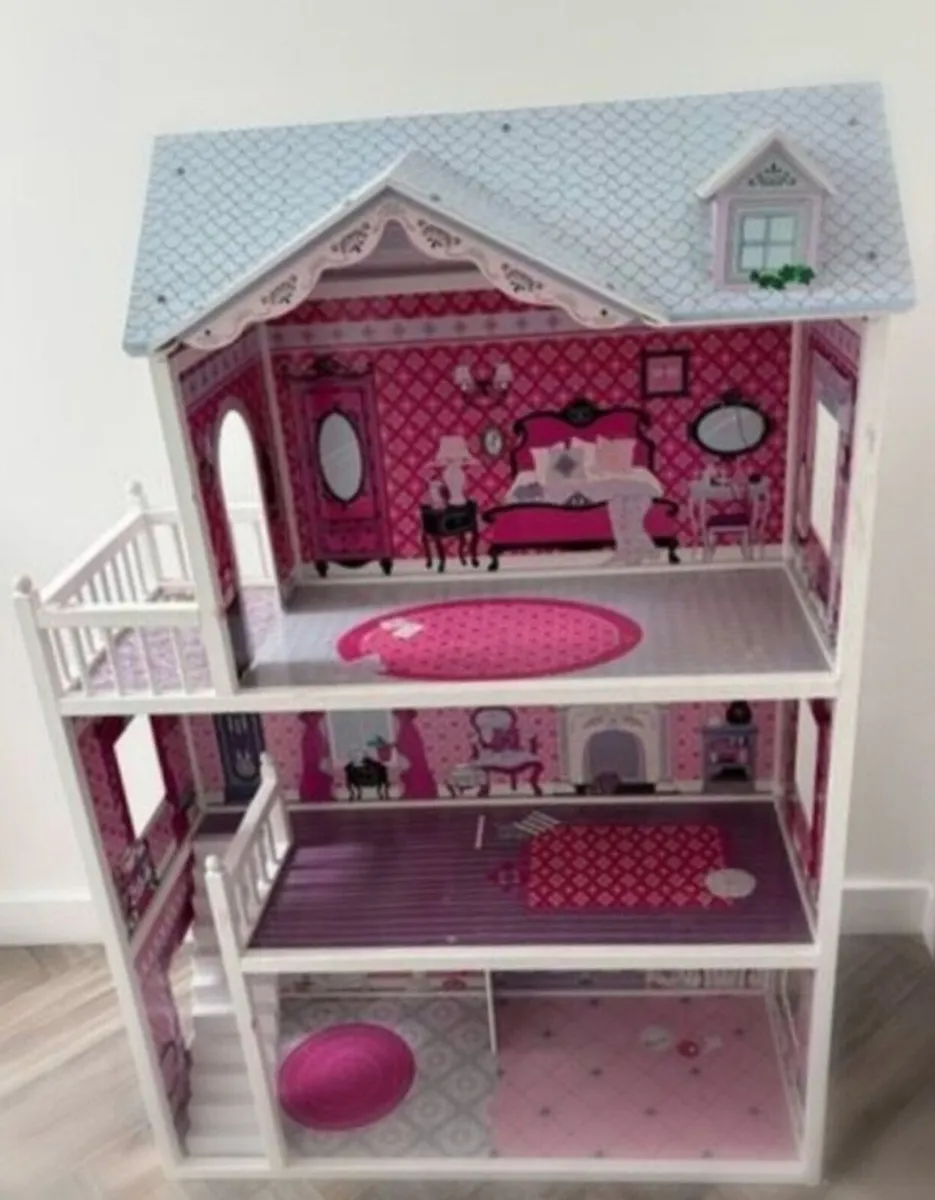 Large Dolls House
