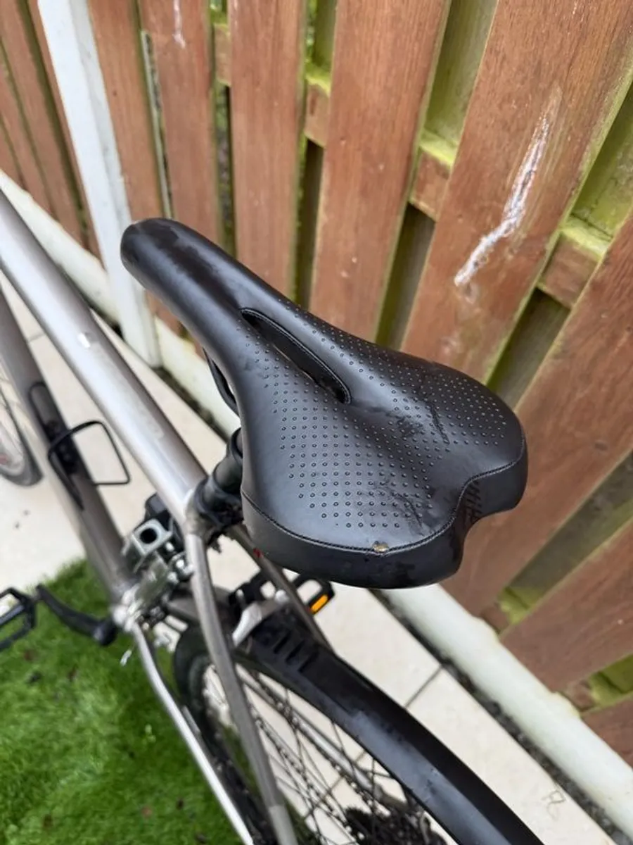 Trek Dual Sport 2 Hybrid bike - Image 3