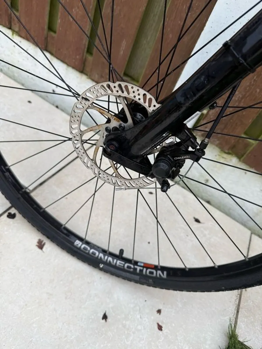 Trek Dual Sport 2 Hybrid bike - Image 4