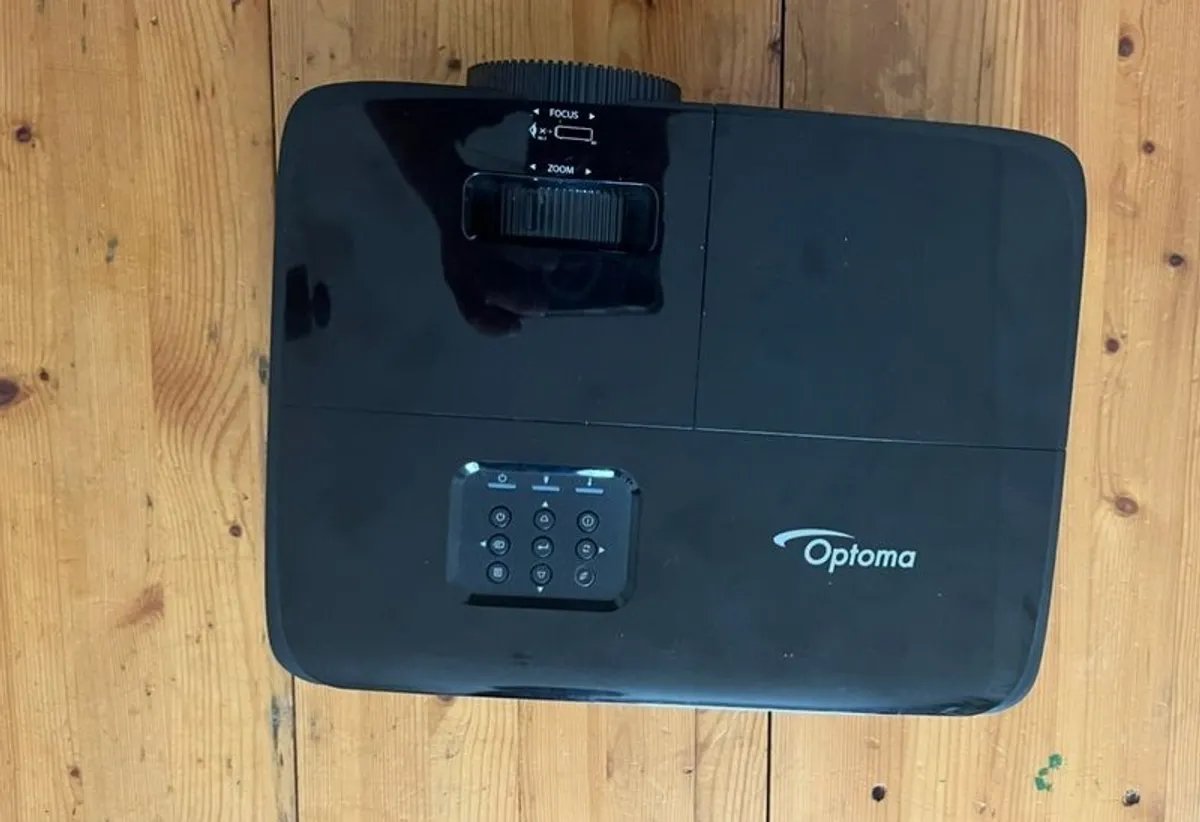 Optoma hd144x projector - Image 1