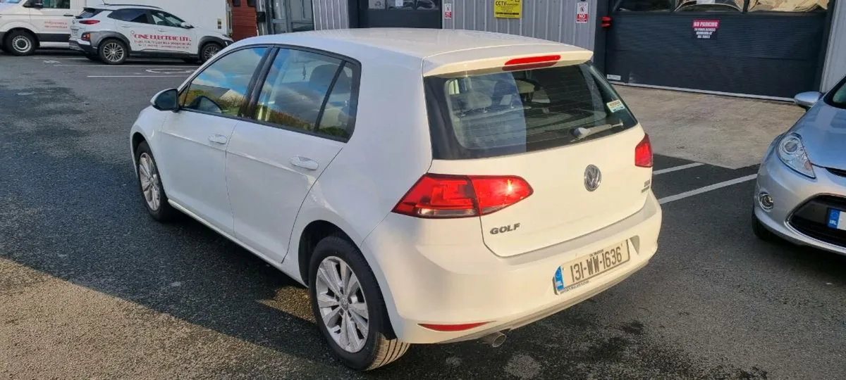 Volkswagen Golf 1.6 Tdi SE Bluemotion  Automatic - Image 4