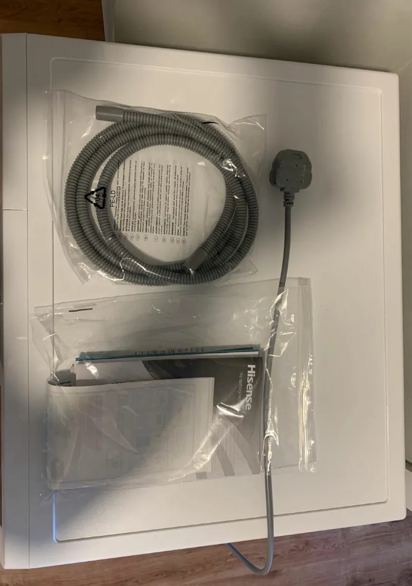 Tumble Dryer (great condition)-HiSense DH1Q802BW2 - Image 3