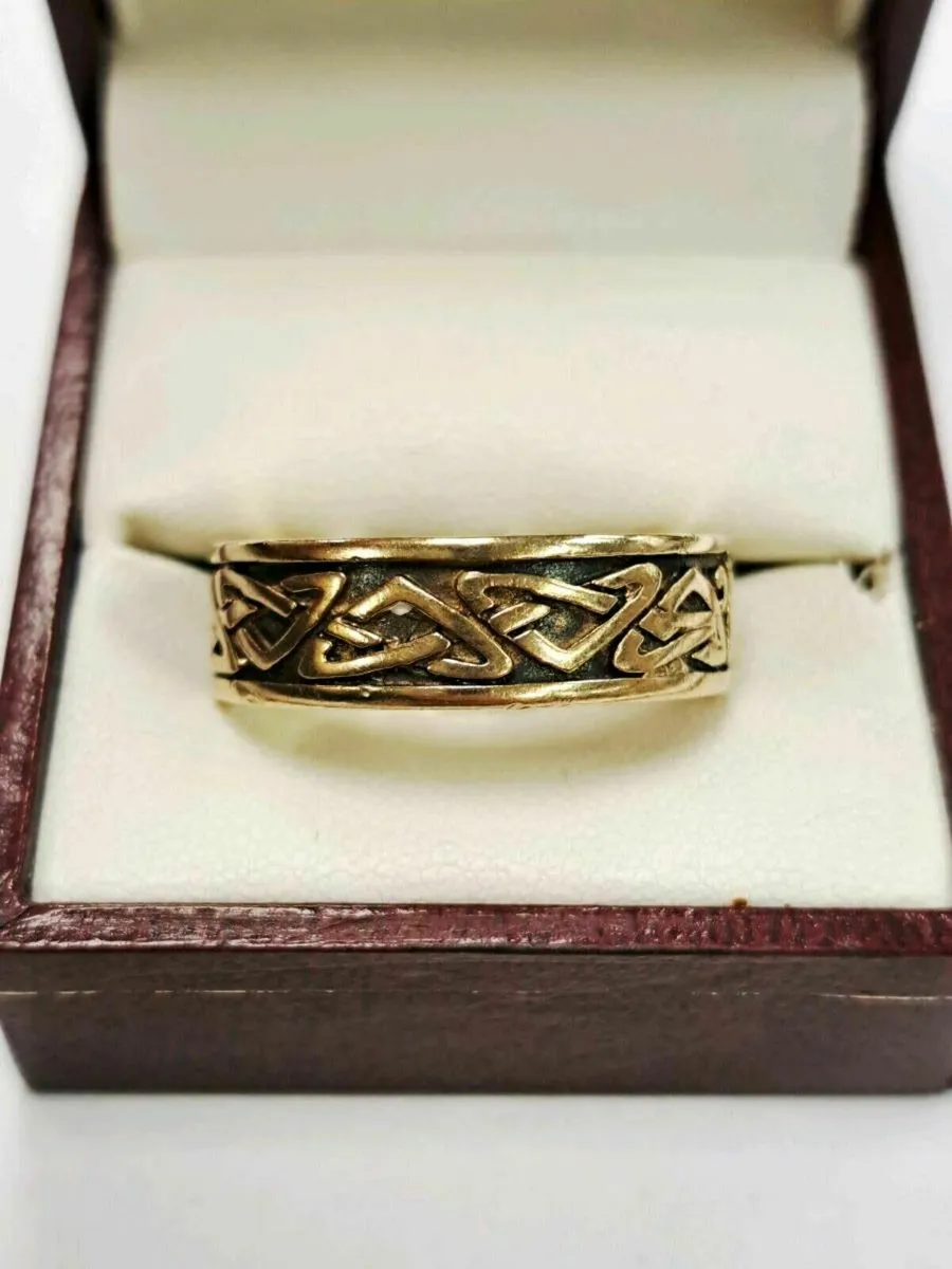 9K Gold Celt Ring 9CT - Image 1