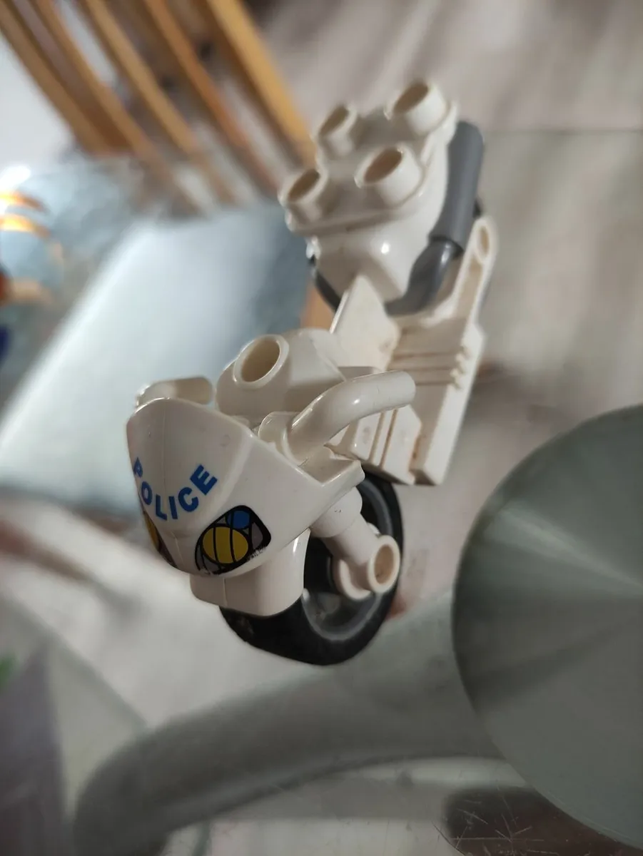 limited edition Police motorbike Duplo lego - Image 3