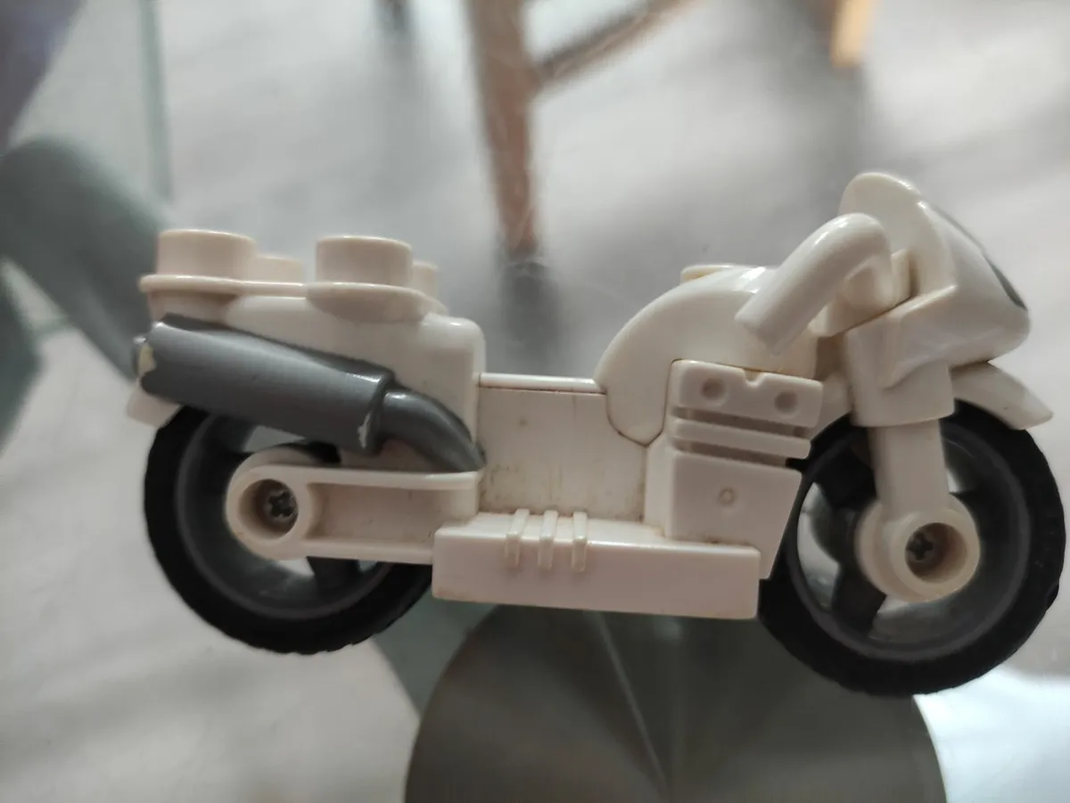 limited edition Police motorbike Duplo lego - Image 4