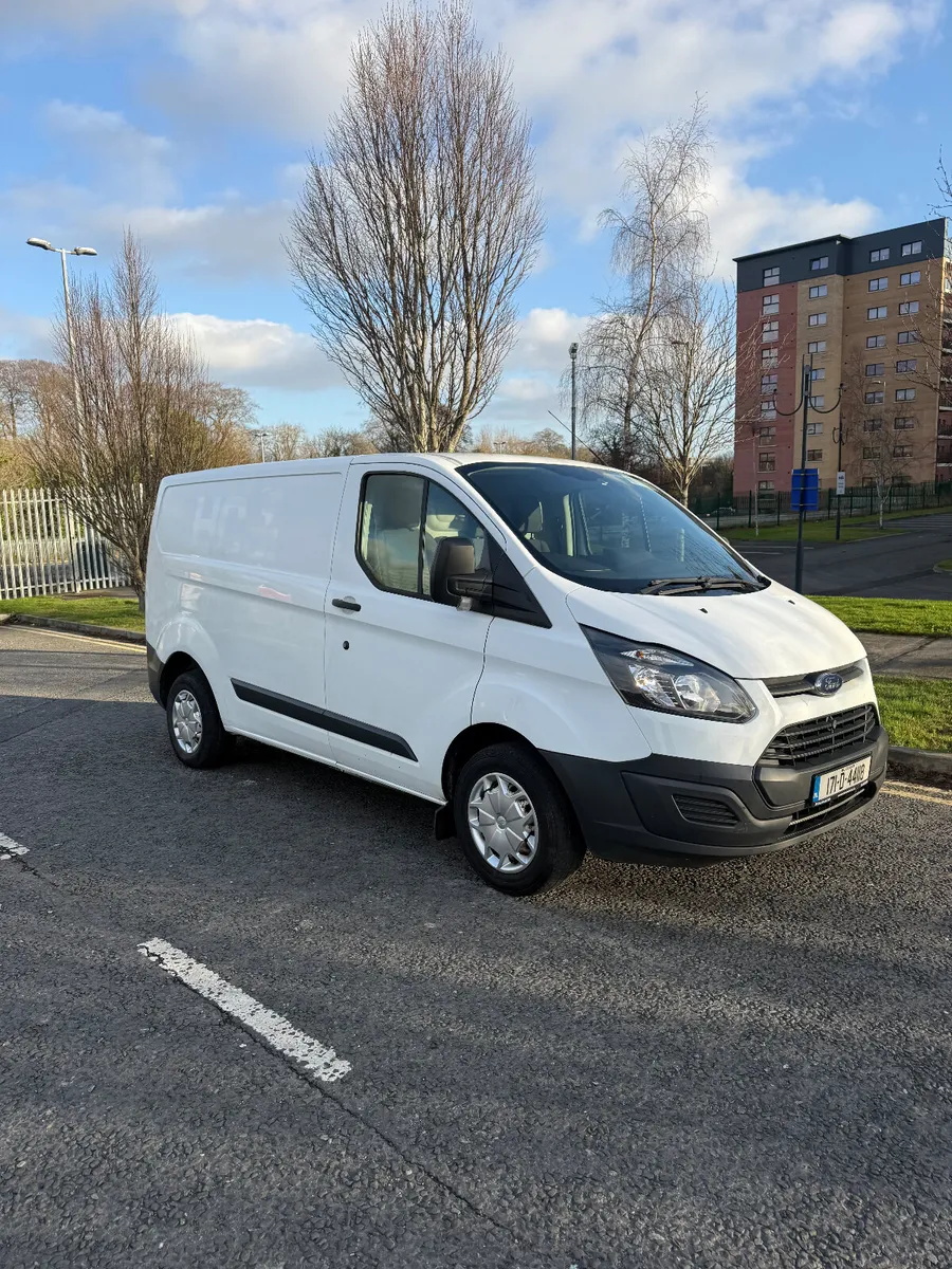 Ford Transit Custom 2017 Cvrt 11/26 - Image 1