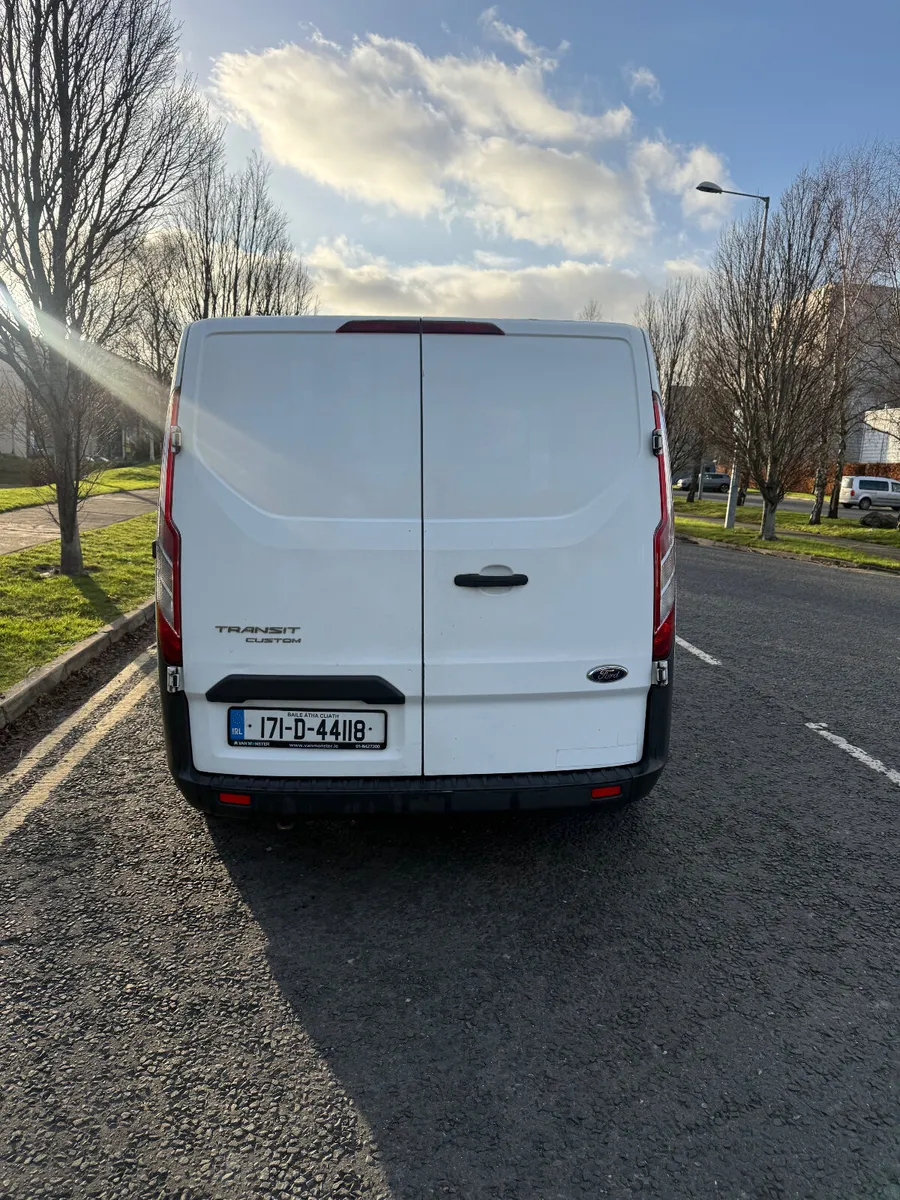 Ford Transit Custom 2017 Cvrt 11/26 - Image 2