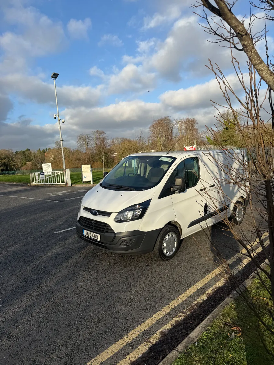 Ford Transit Custom 2017 Cvrt 11/26 - Image 4
