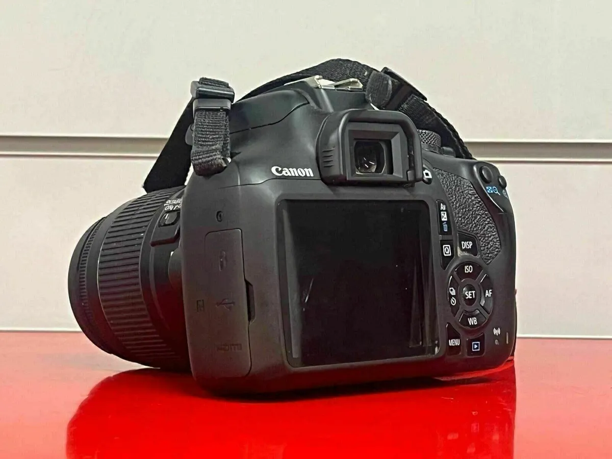 Canon EOS 2000D - Image 2