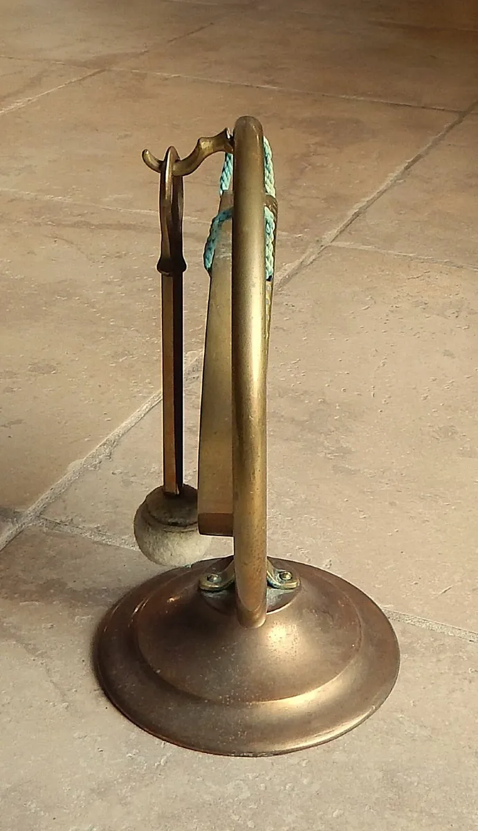 Vintage Brass Dinner Gong & Striker - Image 3