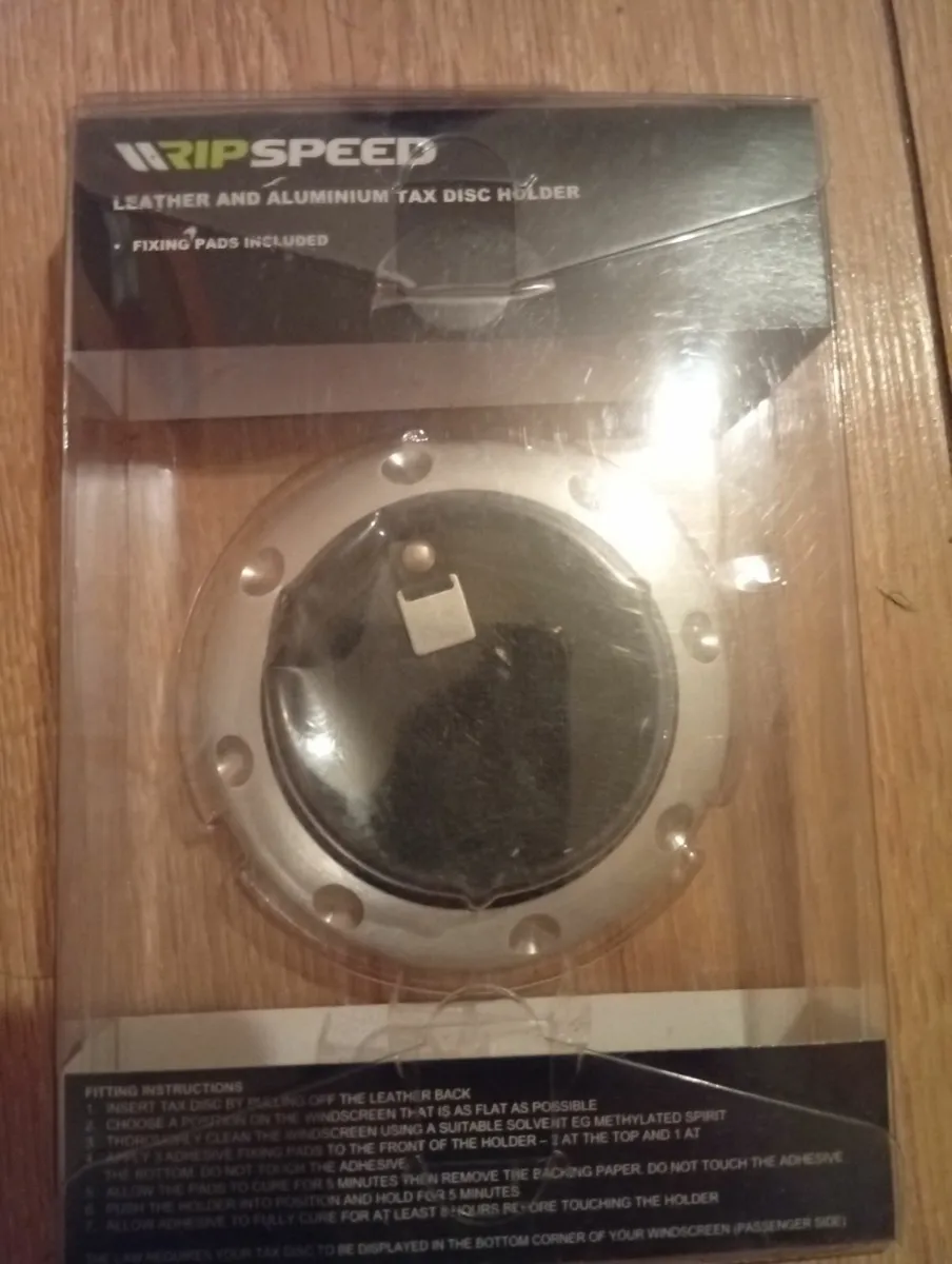 New Universal Deluxe Tax disc holders - Image 3