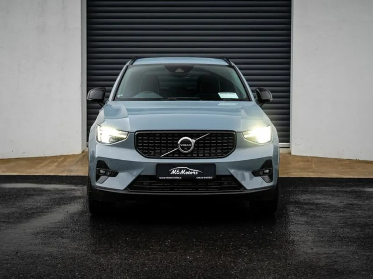 Volvo XC40 RECHARGE T4 PLUS - Image 2