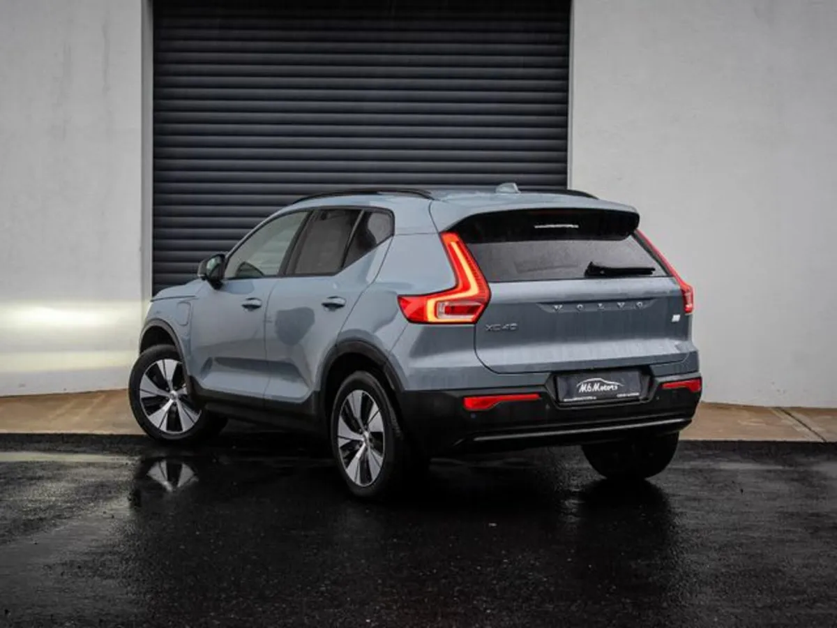 Volvo XC40 RECHARGE T4 PLUS - Image 3