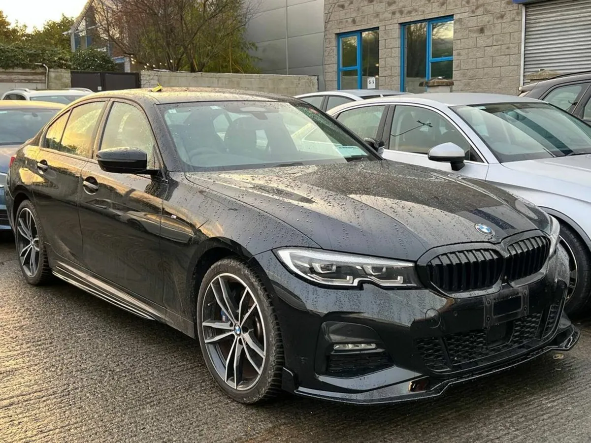 BMW 3-Series 330e M-SPORT COMPETITION 2.0 HYBRID / - Image 1