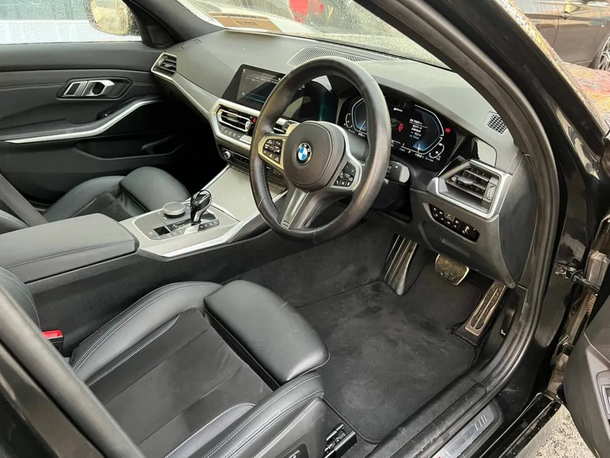 BMW 3-Series 330e M-SPORT COMPETITION 2.0 HYBRID / - Image 2