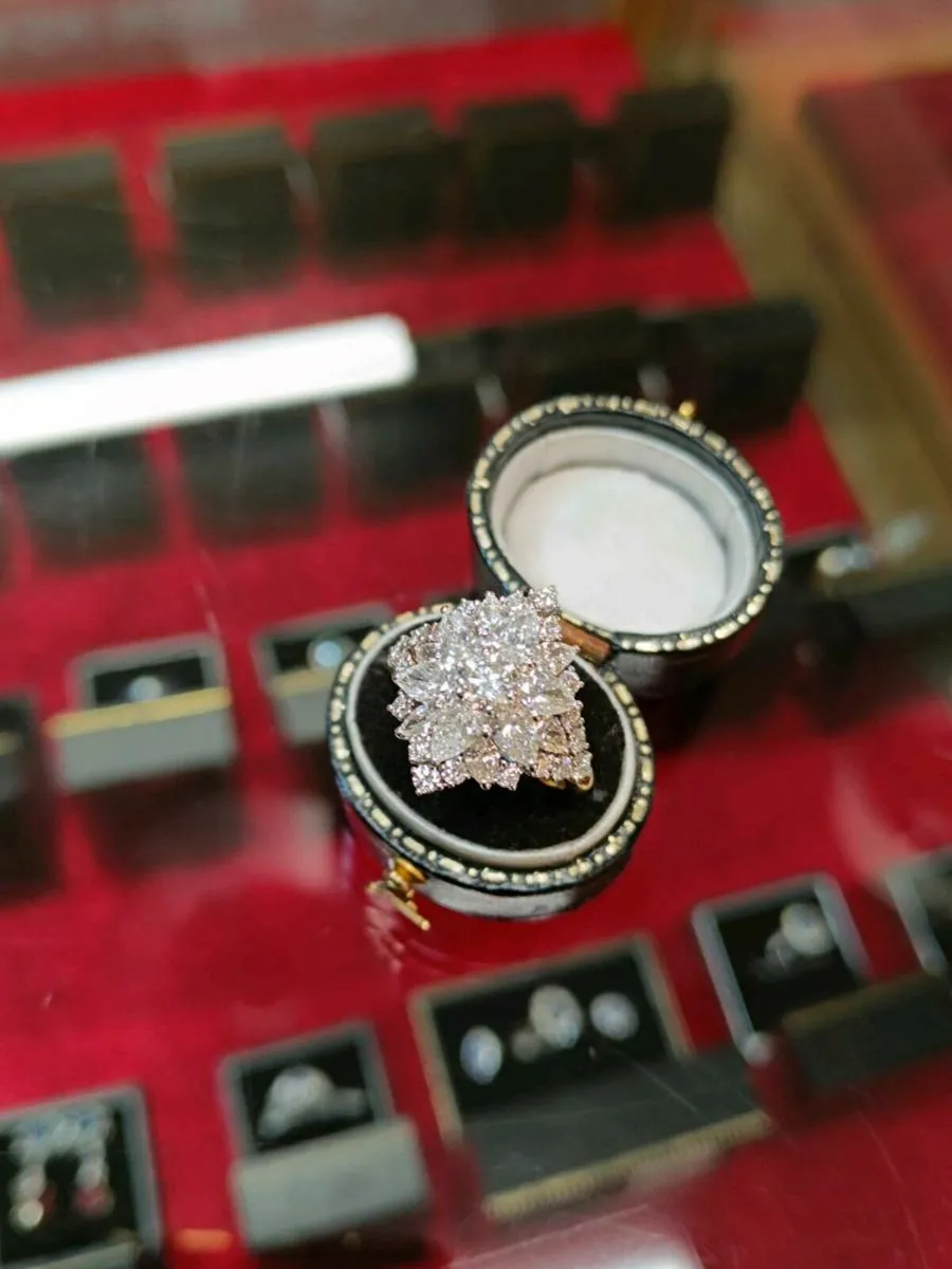 Diamond Star Cluster Ring 18k Yellow Gold - Image 1