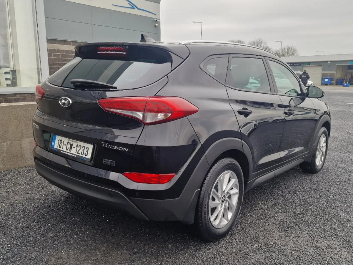 Hyundai Tucson Executive 1.7 5DR - Image 3