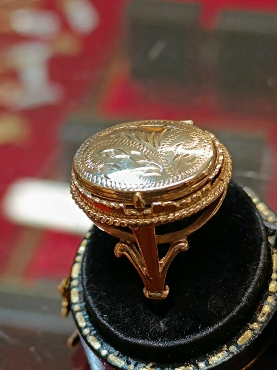 9k Yellow Gold Vintage Locket Ring - Image 3