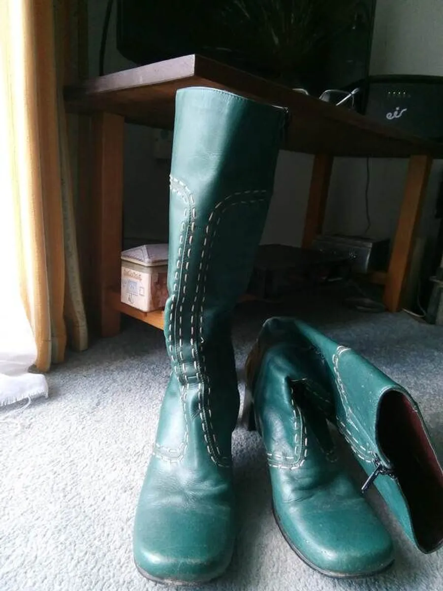Vintage leather boots - Image 2