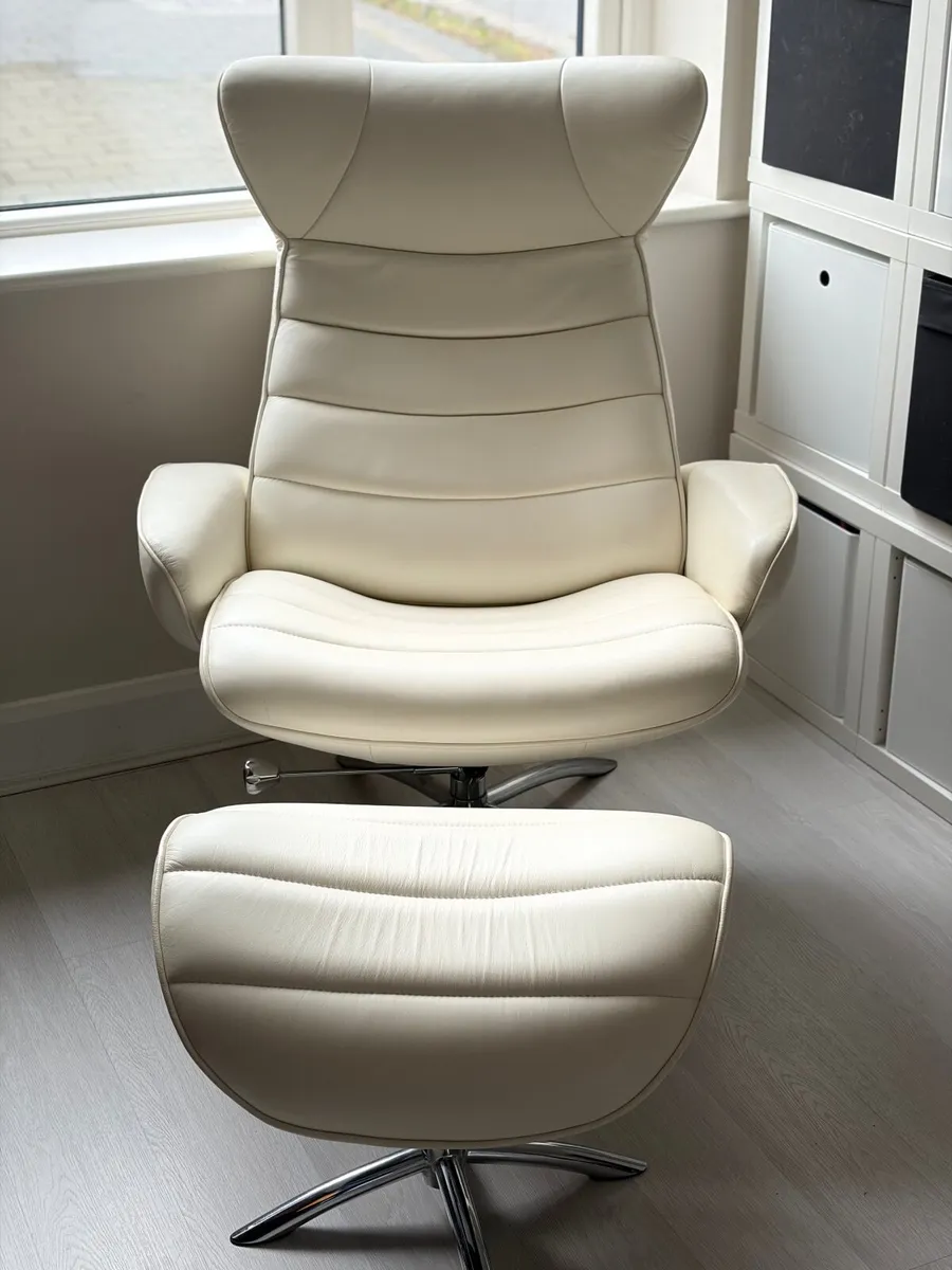 Chelsea Leather Chair & Footstool – White – Like N - Image 3