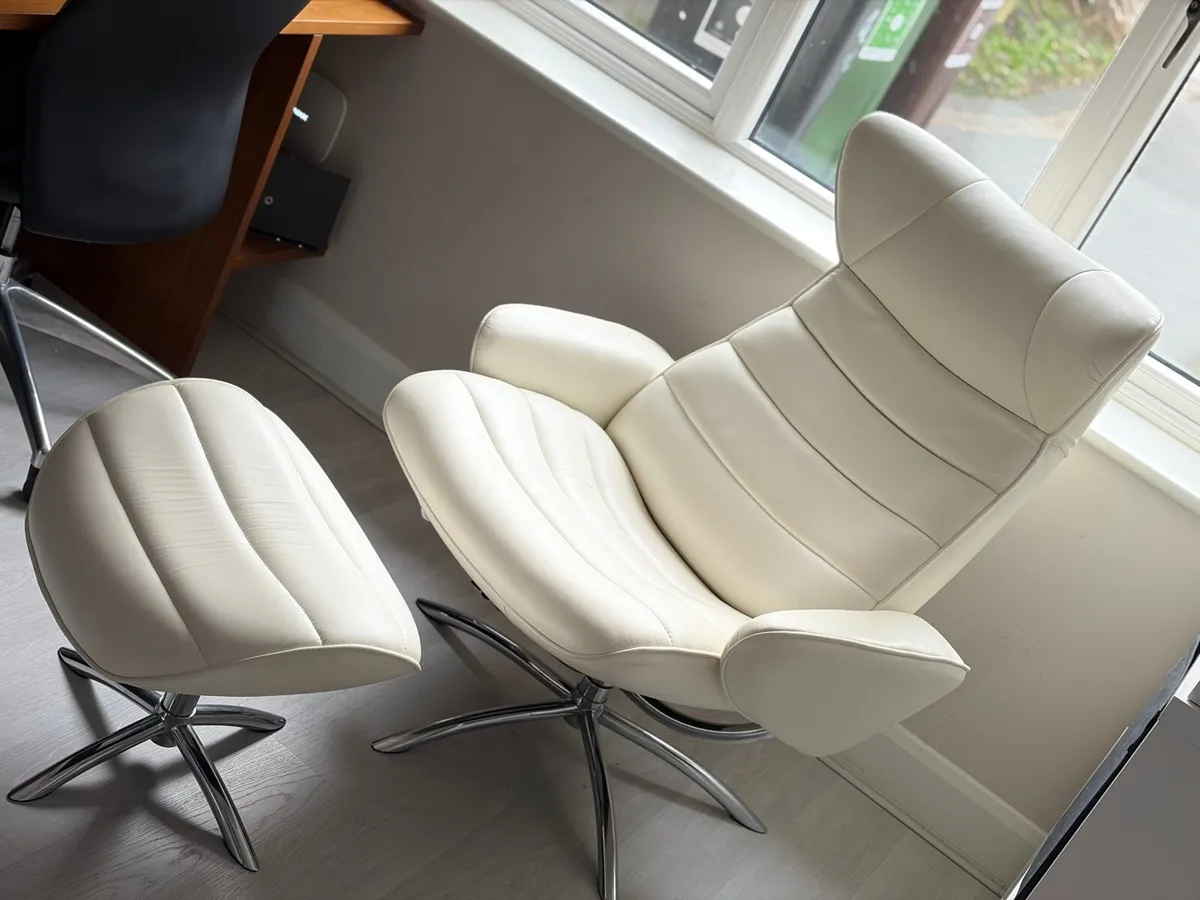 Chelsea Leather Chair & Footstool – White – Like N - Image 1