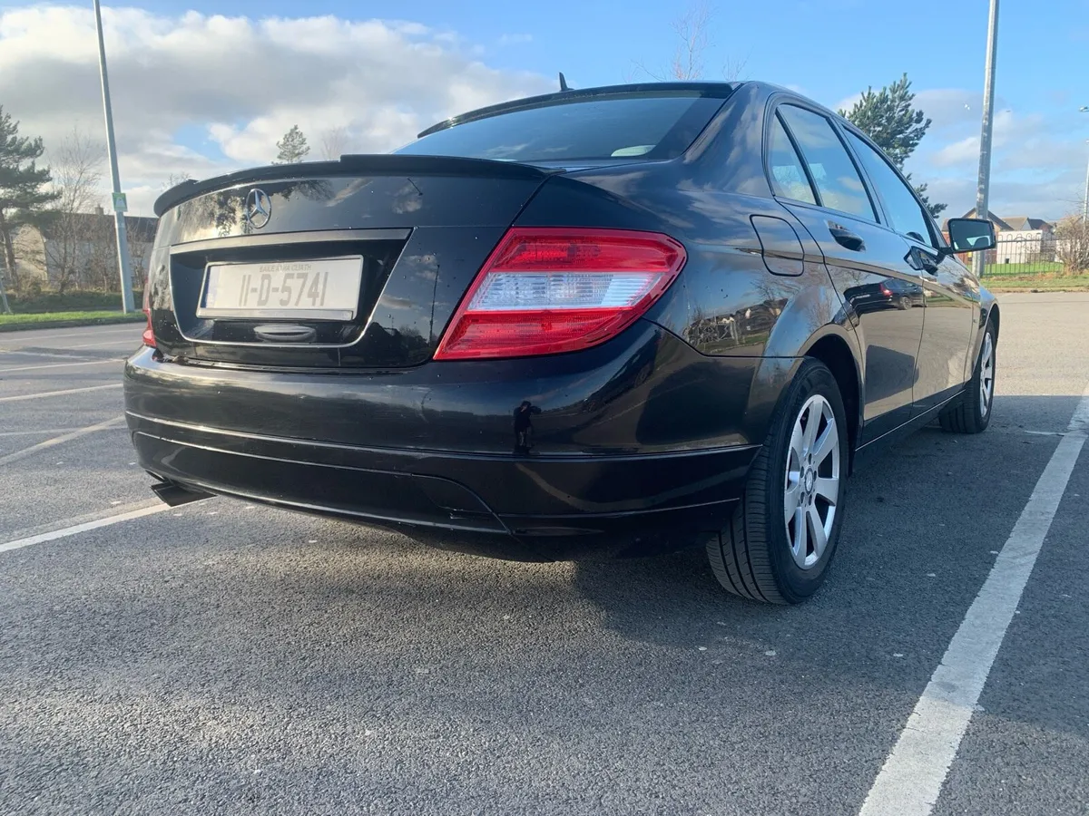 2011 Mercedes Benz c220 - Image 4
