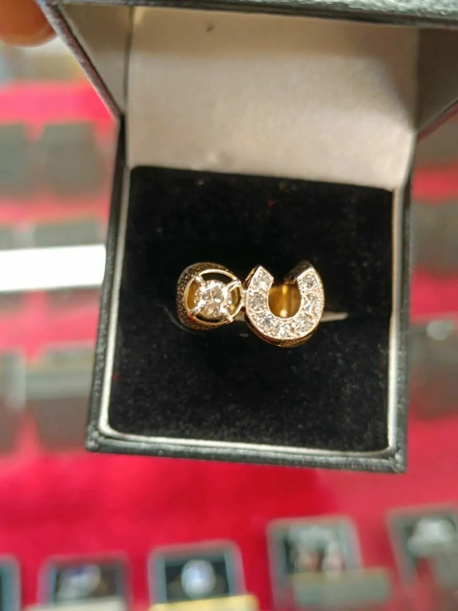 Vintage 18k Gold Diamond Horseshoe Ring - Image 2