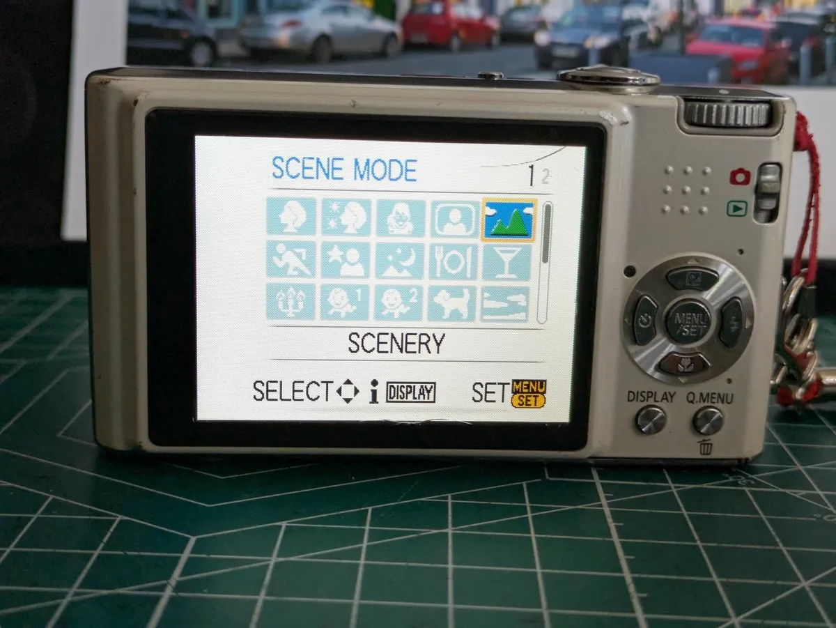 Lumix 10MP CCD🌈 Leica 💥 Vario-Elmarit lens - Image 2