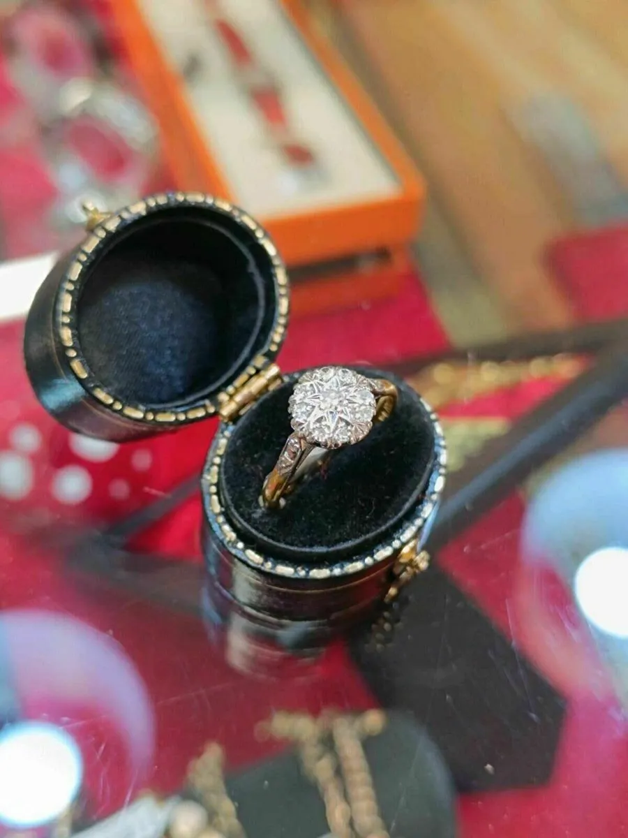 Vintage Diamond Ring, 18 K Gold & Platinum - Image 1