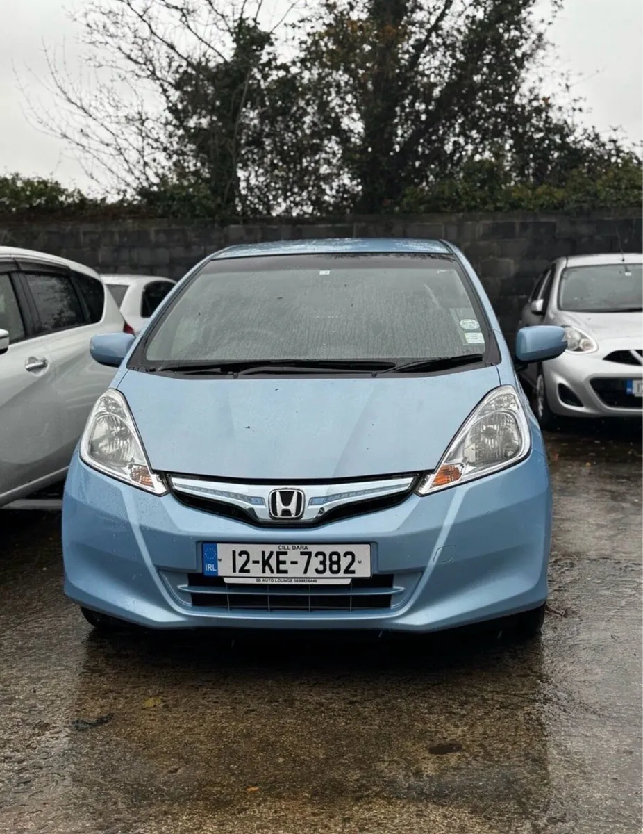 Honda Fit 1.3 Auto 52000kms 2012 - Image 4