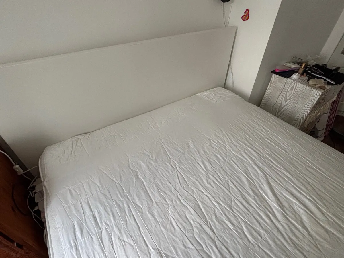 Double bed gas lift frame and mattress - Image 3