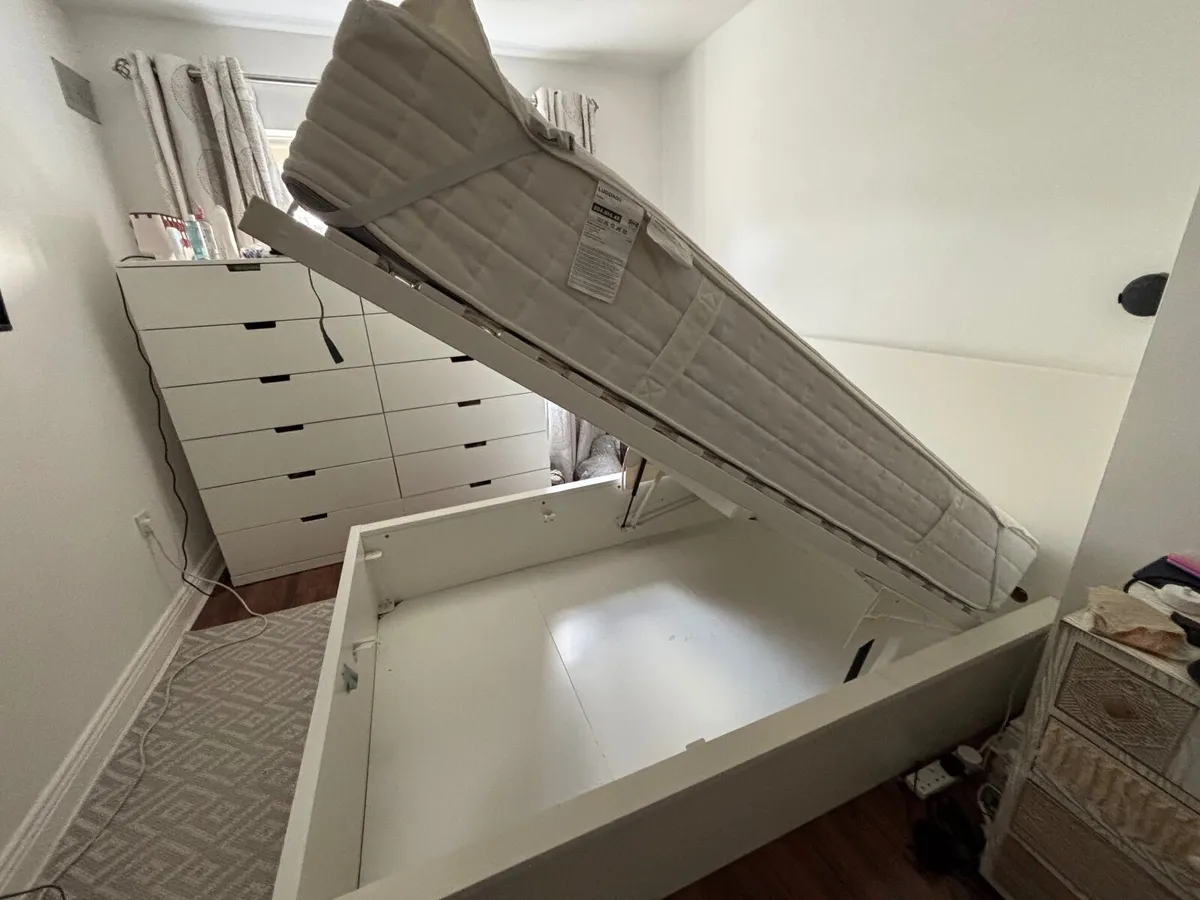 Double bed gas lift frame and mattress - Image 4