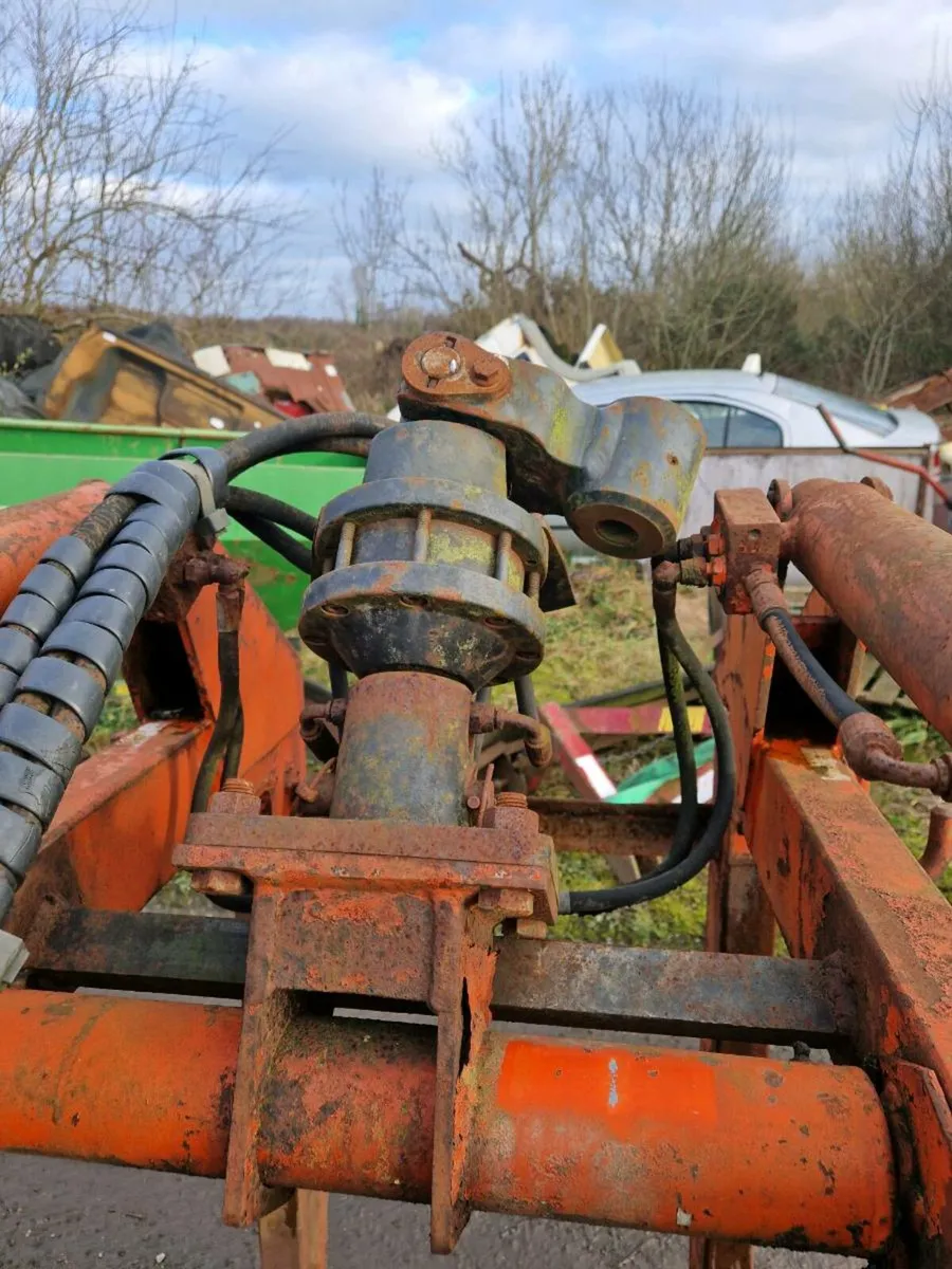 Block grab - Image 2