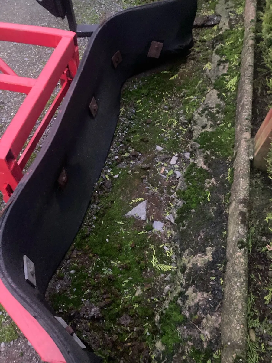Yard scraper / silage pusher - Image 3