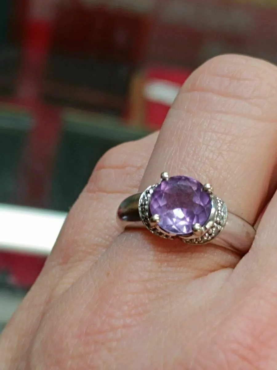 Amethyst & Diamond Ring, 9k White Gold - Image 1
