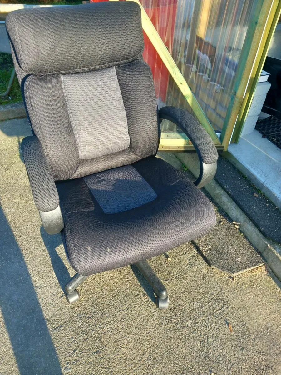 Gaming chair - Image 1