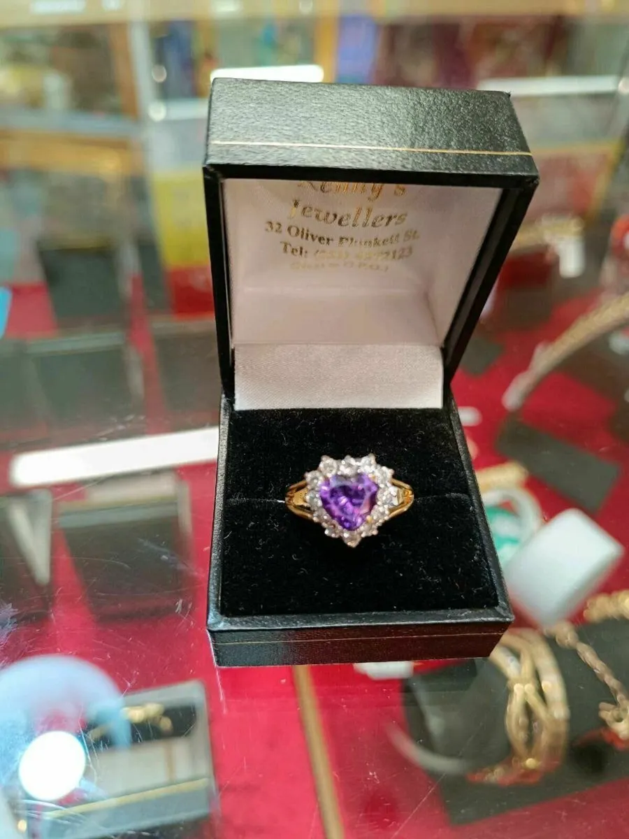 9k Gold Heart Ring , Purple Stone and Zirconias - Image 4