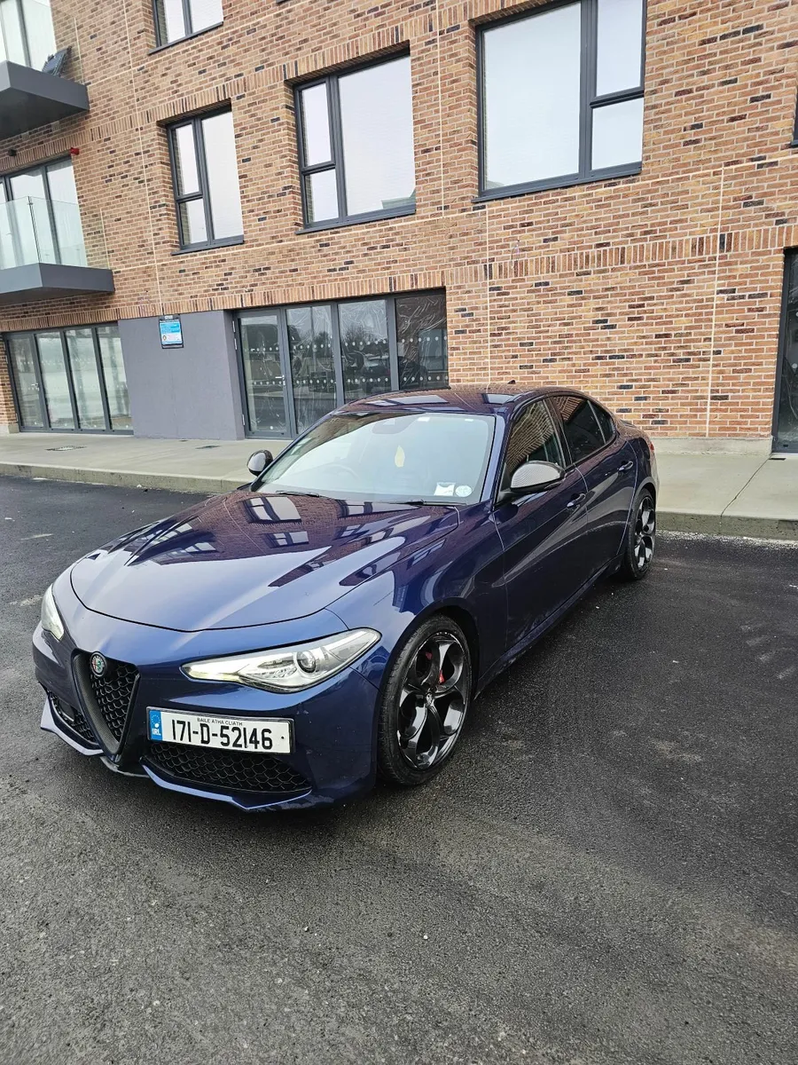 Alfa Romeo Giulia 2017 - Image 1
