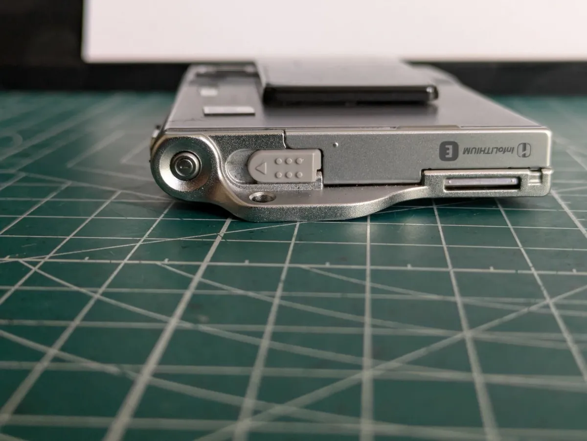 Sony T7 ultraslim digital camera CCD🌈 Carl Zeiss - Image 2