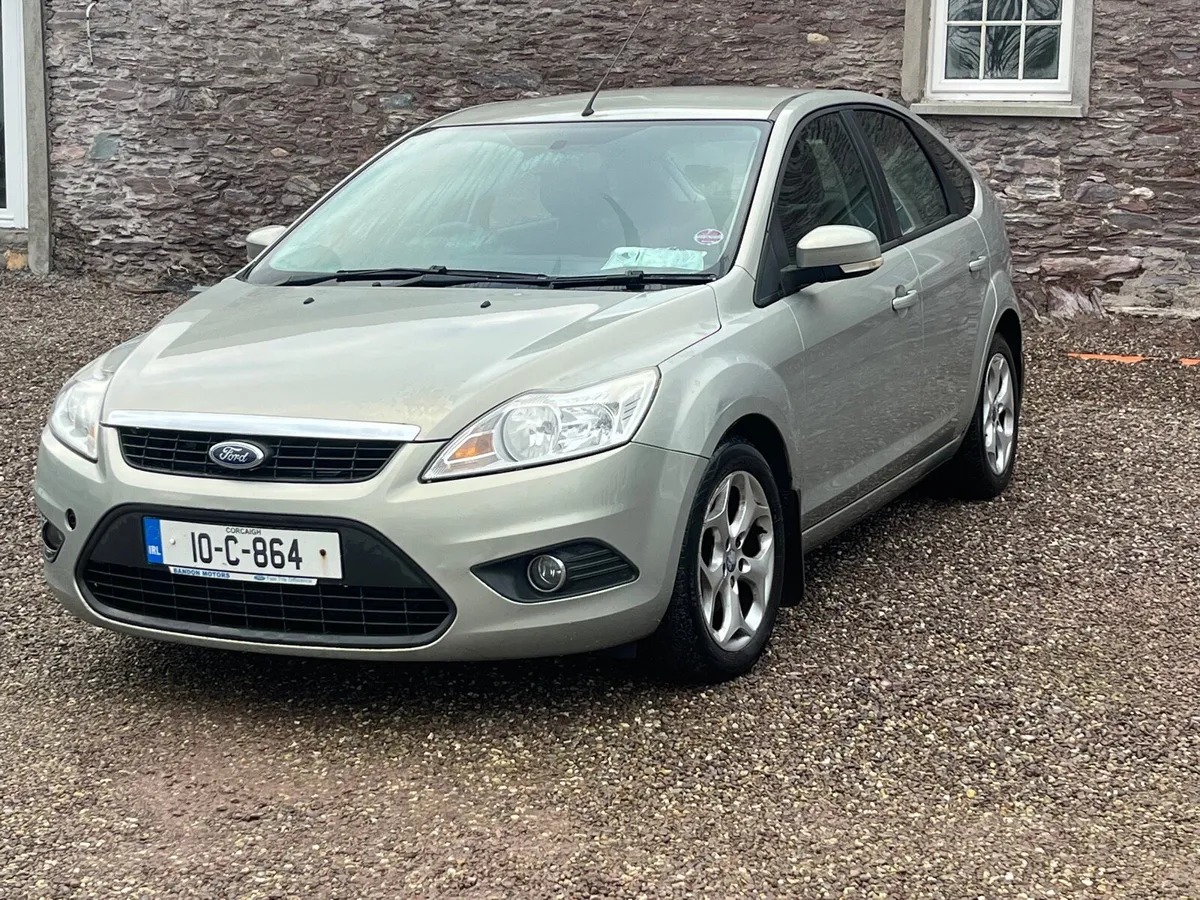 Ford Focus 2010 - Image 1