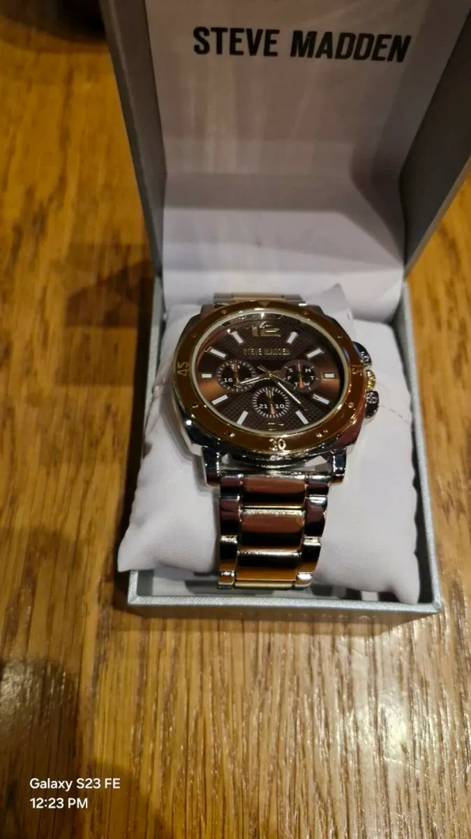 Steve madden two tone analog watch - Image 1