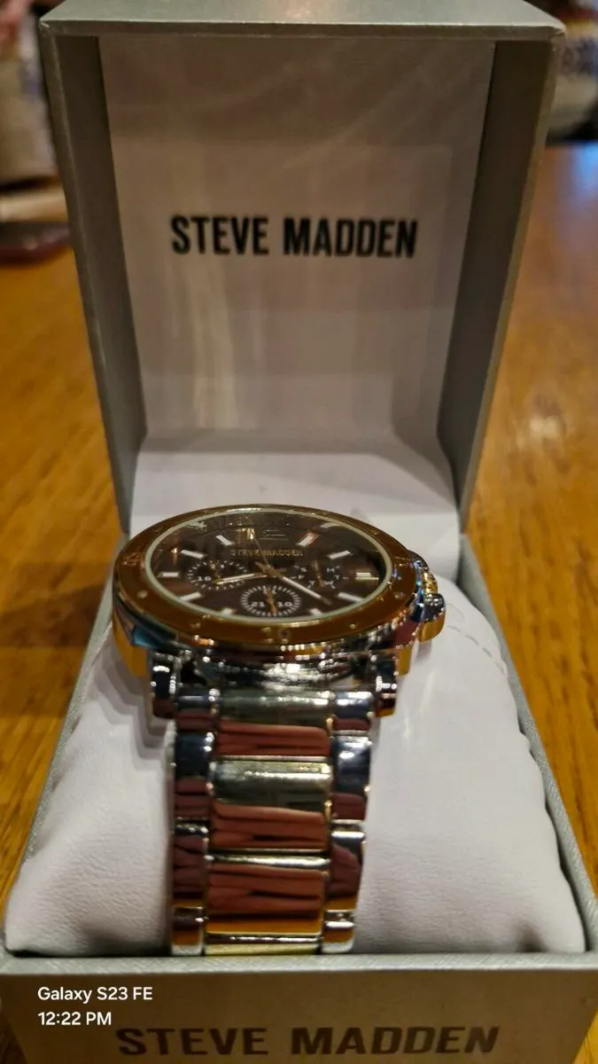 Steve madden two tone analog watch - Image 3